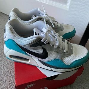 Womens Nike Airmax